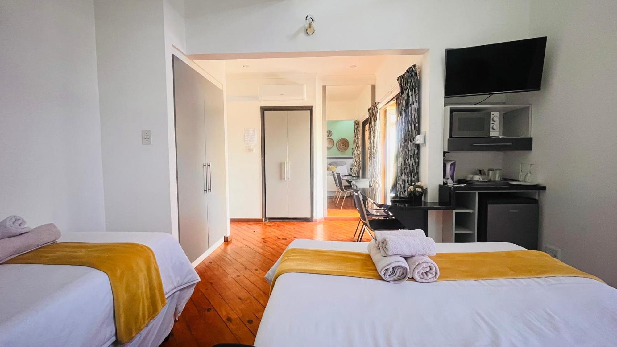 Hotel The Wood House à Empangeni Extérieur photo