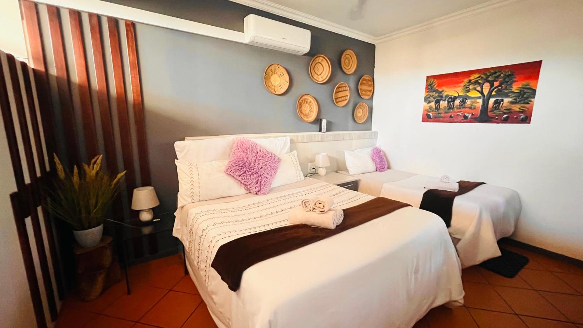 Hotel The Wood House à Empangeni Extérieur photo