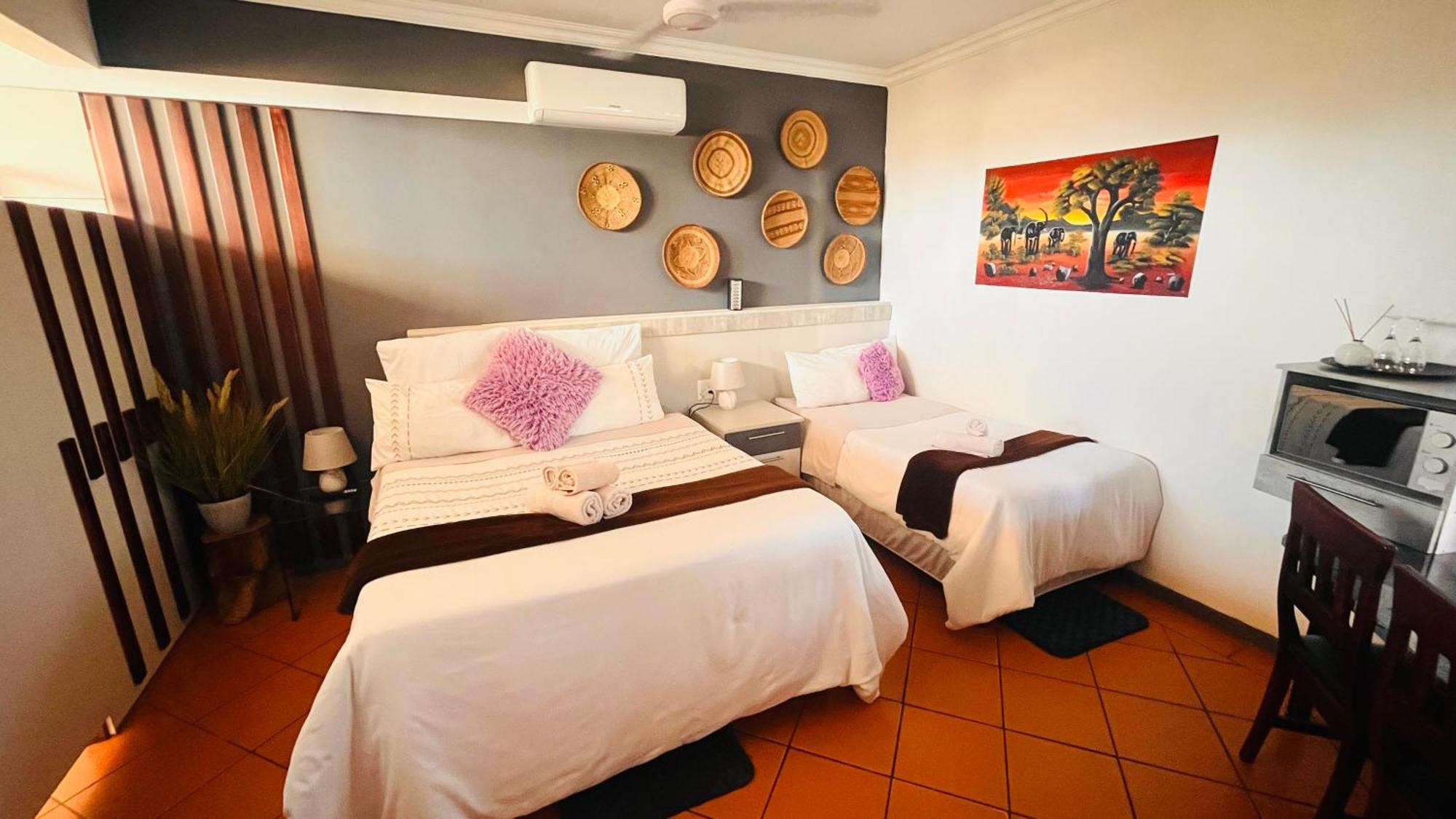 Hotel The Wood House à Empangeni Extérieur photo