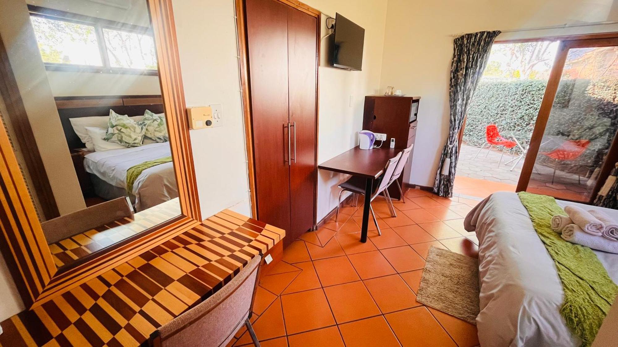 Hotel The Wood House à Empangeni Extérieur photo
