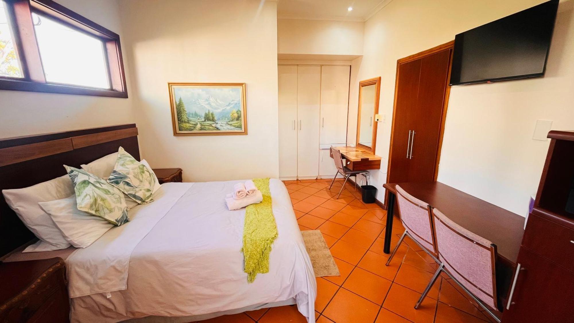 Hotel The Wood House à Empangeni Extérieur photo