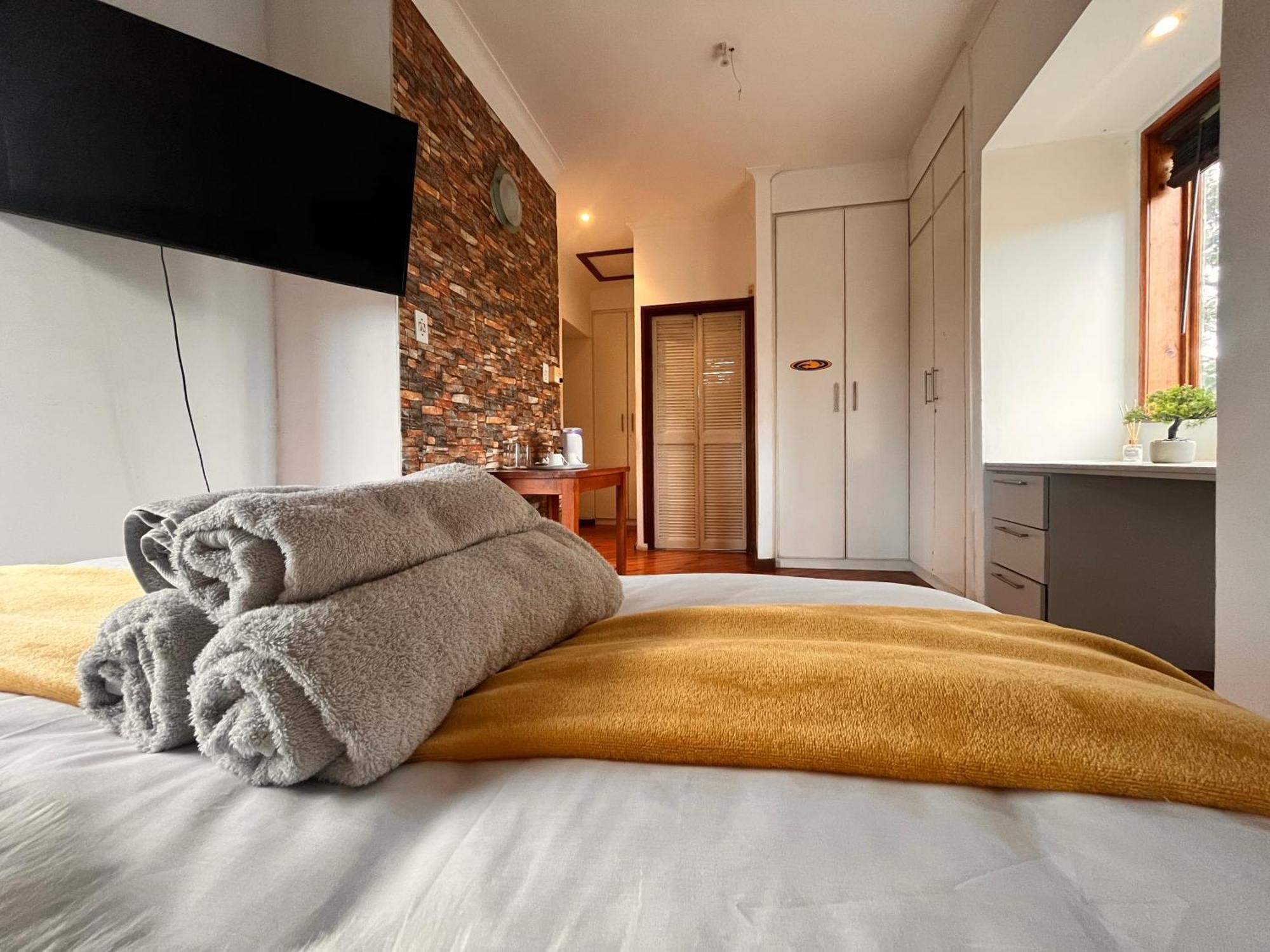 Hotel The Wood House à Empangeni Chambre photo